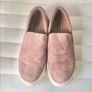 Steve Madden pink slip on sneakers 8 1/2